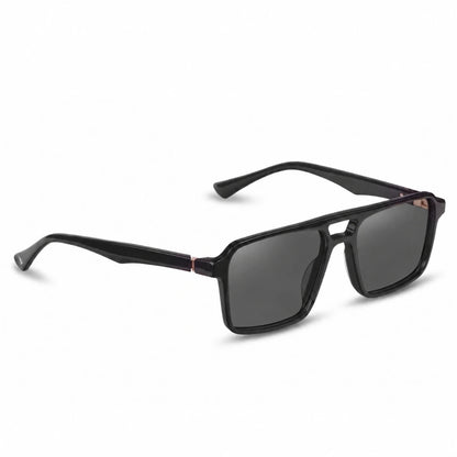 Lentes de sol Fiore 1039 Negro con cristal negro polarizado UV400, vista en tres cuartos para hombre y mujer #color_negro