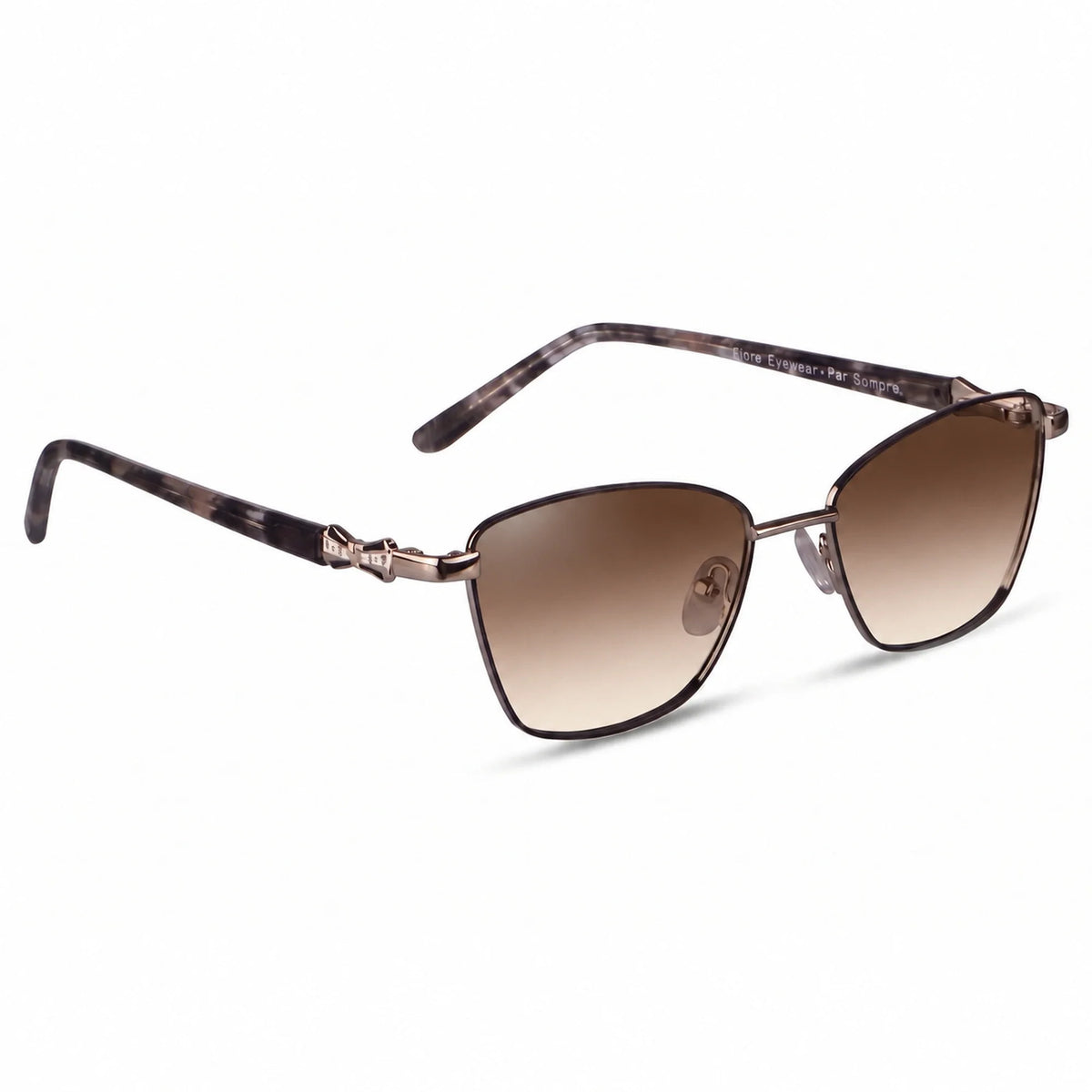 Lentes de sol Fiore 22115 Gris con cristal gradiente café polarizado UV400, vista en tres cuartos para mujer #color_gradiente-cafe