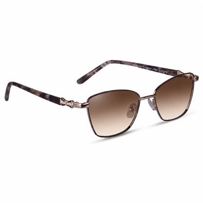 Lentes de sol Fiore 22115 Gris con cristal gradiente café polarizado UV400, vista en tres cuartos para mujer #color_gradiente-cafe