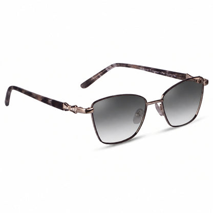Lentes de sol Fiore 22115 Gris con cristal gradiente gris polarizado UV400, vista en tres cuartos para mujer #color_gradiente-gris
