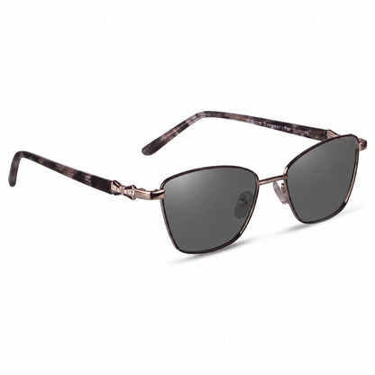 Lentes de sol Fiore 22115 Gris con cristal negro polarizado UV400, vista en tres cuartos para mujer #color_negro