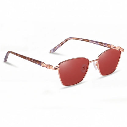Lentes de sol Fiore 22115 Dorado con cristal rojo polarizado UV400, vista en tres cuartos para mujer #color_rojo