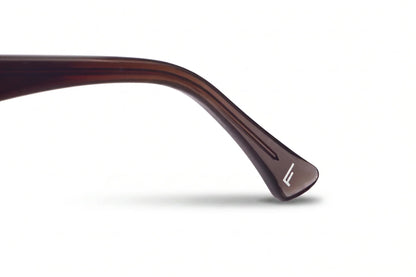 Anteojos de sol Fiore 7046 Brown con cristal rosado: detalle del logo grabado en la patilla #color_rosado