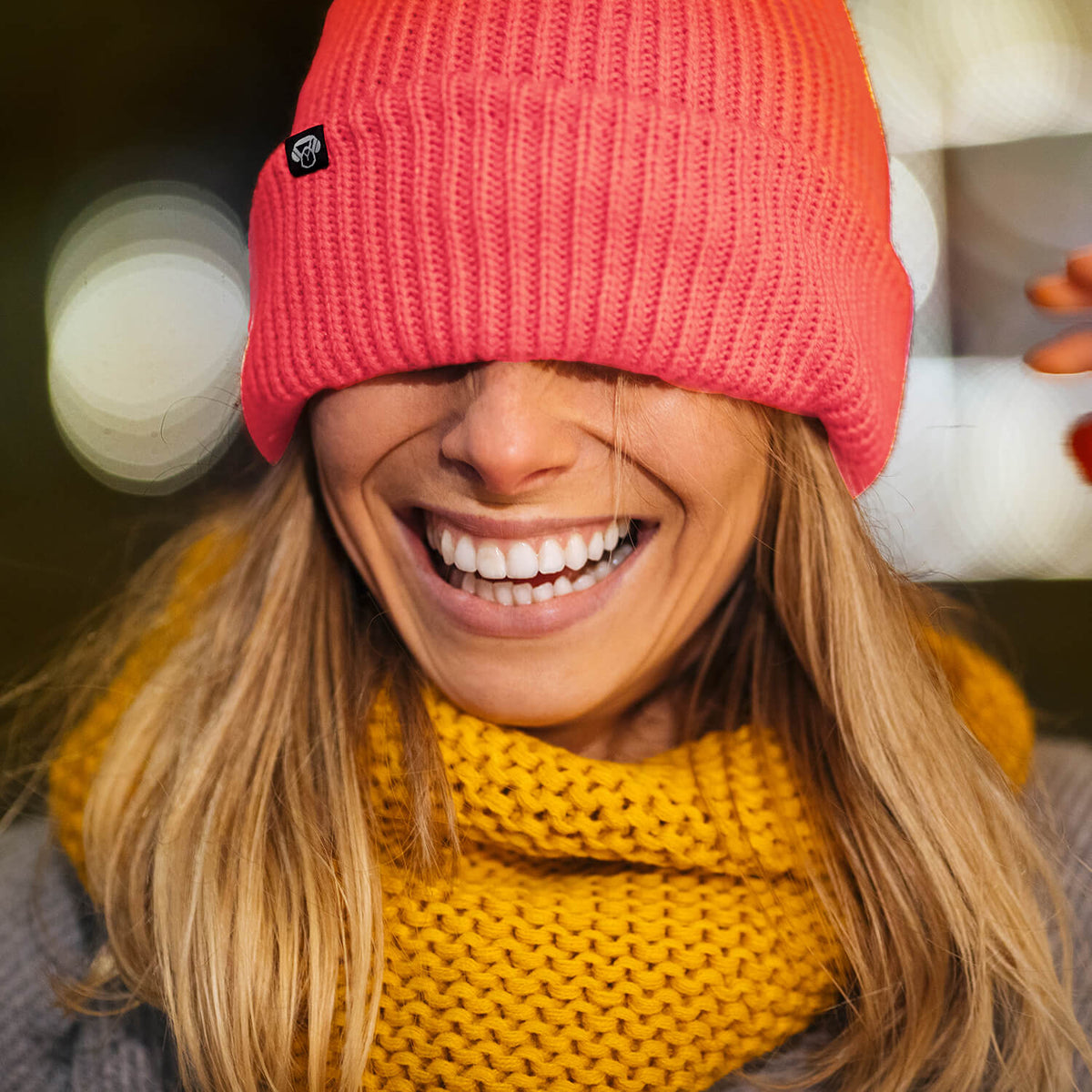 Beanie Pink gorro diseño frontal para mujer