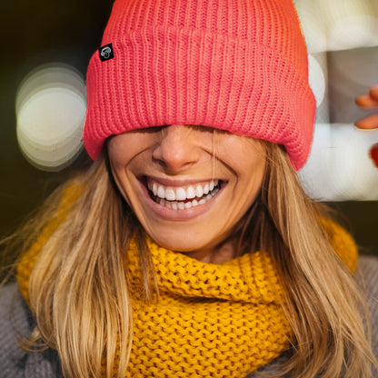 Beanie Pink gorro diseño frontal para mujer