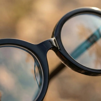 Lentes opticos Guapi Island Negro close-up acetato textura detalle material antirreflex receta optica bio-acetato Bonoboss #editorial_acetato-textura #color_negro