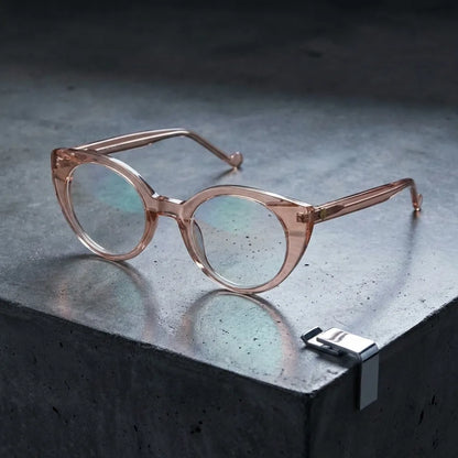 Lentes opticos Hannover Champagne sobre concreto urbano minimalista antirreflex receta optica bio-acetato Bonoboss #editorial_concreto-urbano #color_champagne