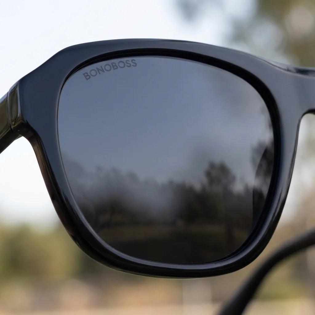 Lentes sol Tom Sol polarizados UV400 bio-acetato aviator negro close-up lente espejado coating premium Bonoboss #editorial_polarizado #color_negro