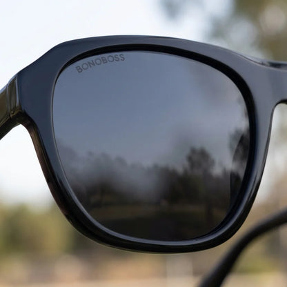 Lentes sol Tom Sol polarizados UV400 bio-acetato aviator negro close-up lente espejado coating premium Bonoboss #editorial_polarizado #color_negro