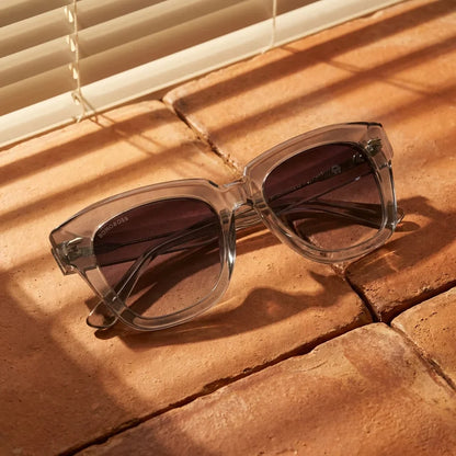Selkie Vintage lentes polarizados hombre estilo retro presentación frontal marco transparente #color_transparente