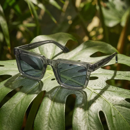 Tokyo lentes de sol UV400 unisex frontal #color_transparente-gris