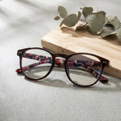 Paine Burdeo en perspectiva 3/4 lentes de lectura mujer #editorial_sustentabilidad #color_default