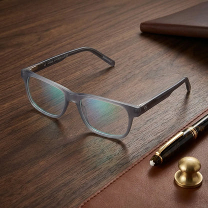 Lentes ópticos Canelo Transparente sobre escritorio de madera premium calidad premium receta Bonoboss #editorial_banner_confianza #color_transparente