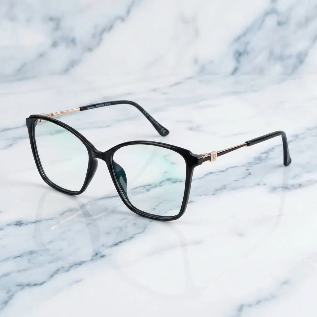 Lentes ópticos Carolina Negro sobre mármol blanco elegante armazón premium Bonoboss #editorial_armazon #color_negro