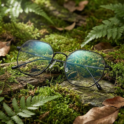 Lentes ópticos Galapagos Magnet Negro en bosque verde natural diseño sustentable Bonoboss #editorial_sustentabilidad #color_negro