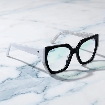 Lentes ópticos Kai Kai Negro sobre mármol blanco elegante armazón premium Bonoboss #editorial_armazon #color_negro