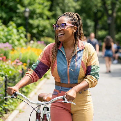 Lentes ópticos Kai Kai Rosado mujer ciclista urbana estilo café Bonoboss #editorial_lifestyle3 #color_rosado