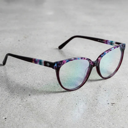 Hombre con Hanga Roa mosaico jaspeado lentes ópticos mujer estilo urbano #color_mosaico