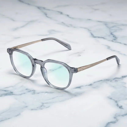 Lentes ópticos Octavia Transparente sobre mármol blanco elegante armazón premium Bonoboss #editorial_armazon #color_transparente