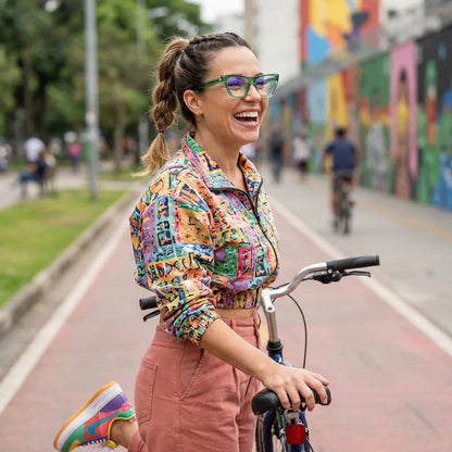 Lentes ópticos Rosario Verde mujer ciclista urbana estilo café Bonoboss #editorial_lifestyle4 #color_verde