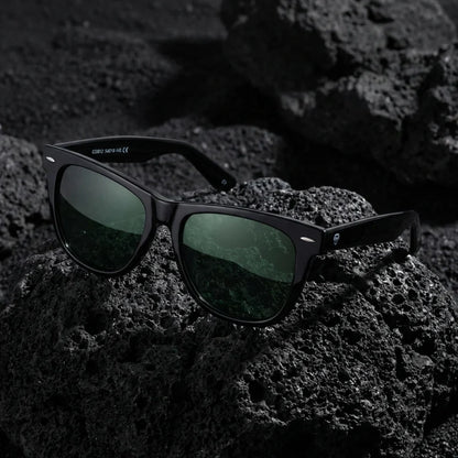 Primer plano frontal Valencia gafas polarizadas color negro #color_negro