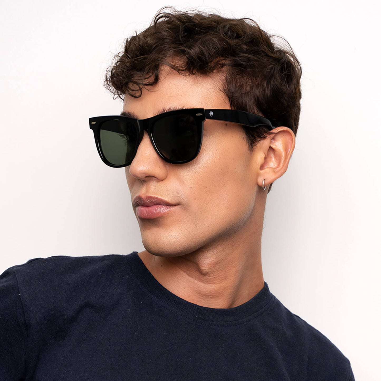Modelo Valencia anteojos polarizados negro azabache frontal unisex #color_negro