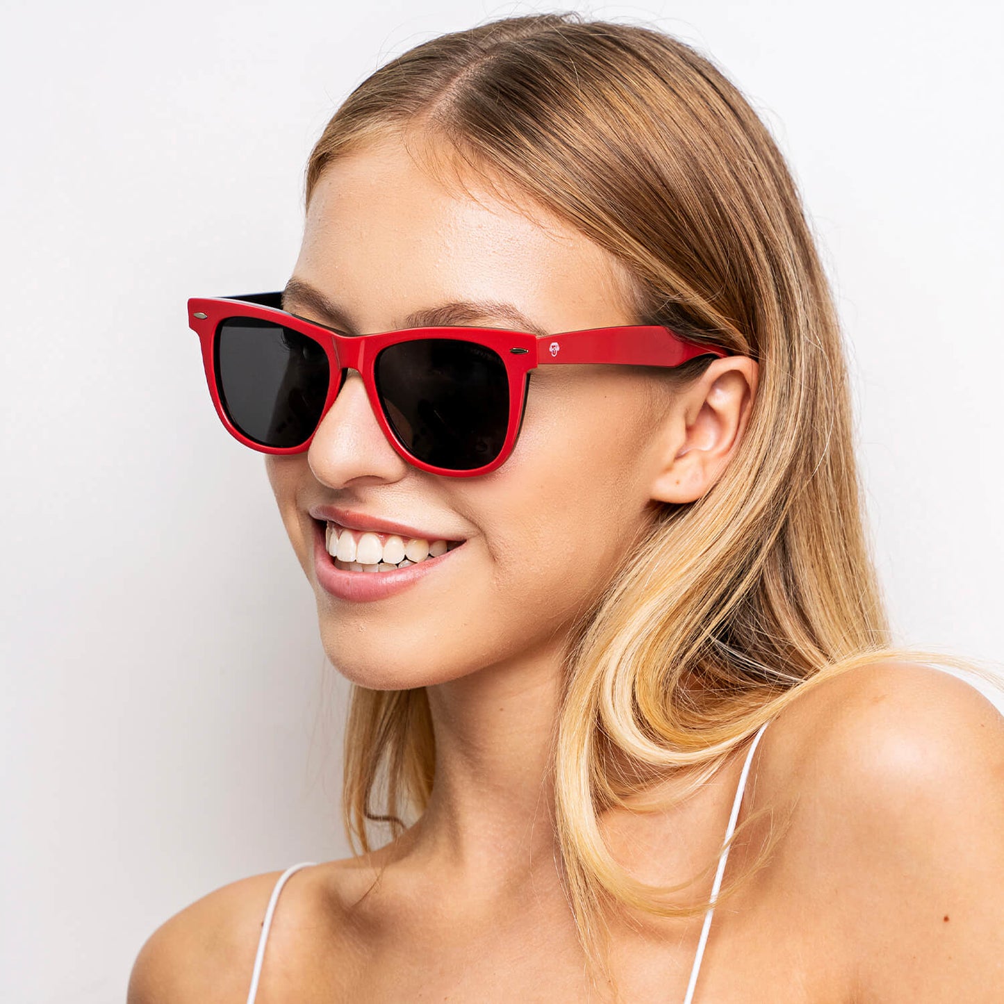 Vista frontal Valencia gafas de sol color tono rojo #color_rojo