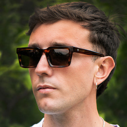 anteojos de sol polarizados para hombre y mujer rectangulares de color carey cristal café grandes para cara redonda  #color_brown