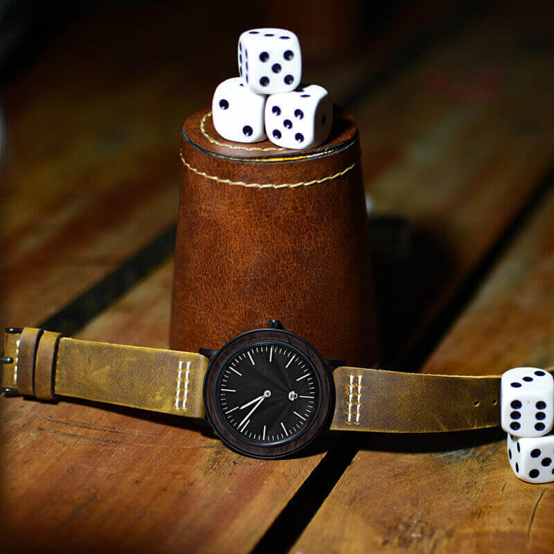 Vista frontal Toki Ébano BlackWave Café relojes hombre color