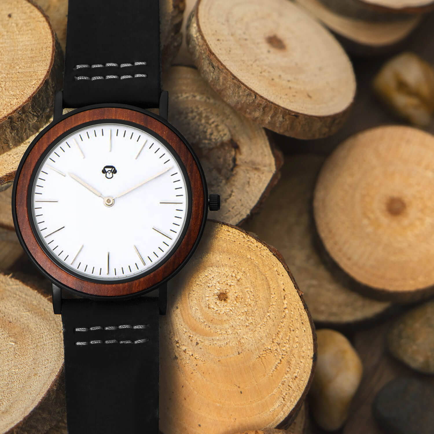 Vista frontal Toki Sándalo Rojo Sport relojes hombre color