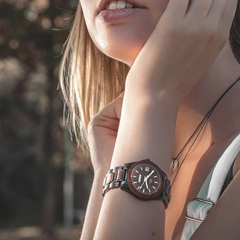 Sairi Acero Inoxidable y Madera reloj vista frontal estilo mujer