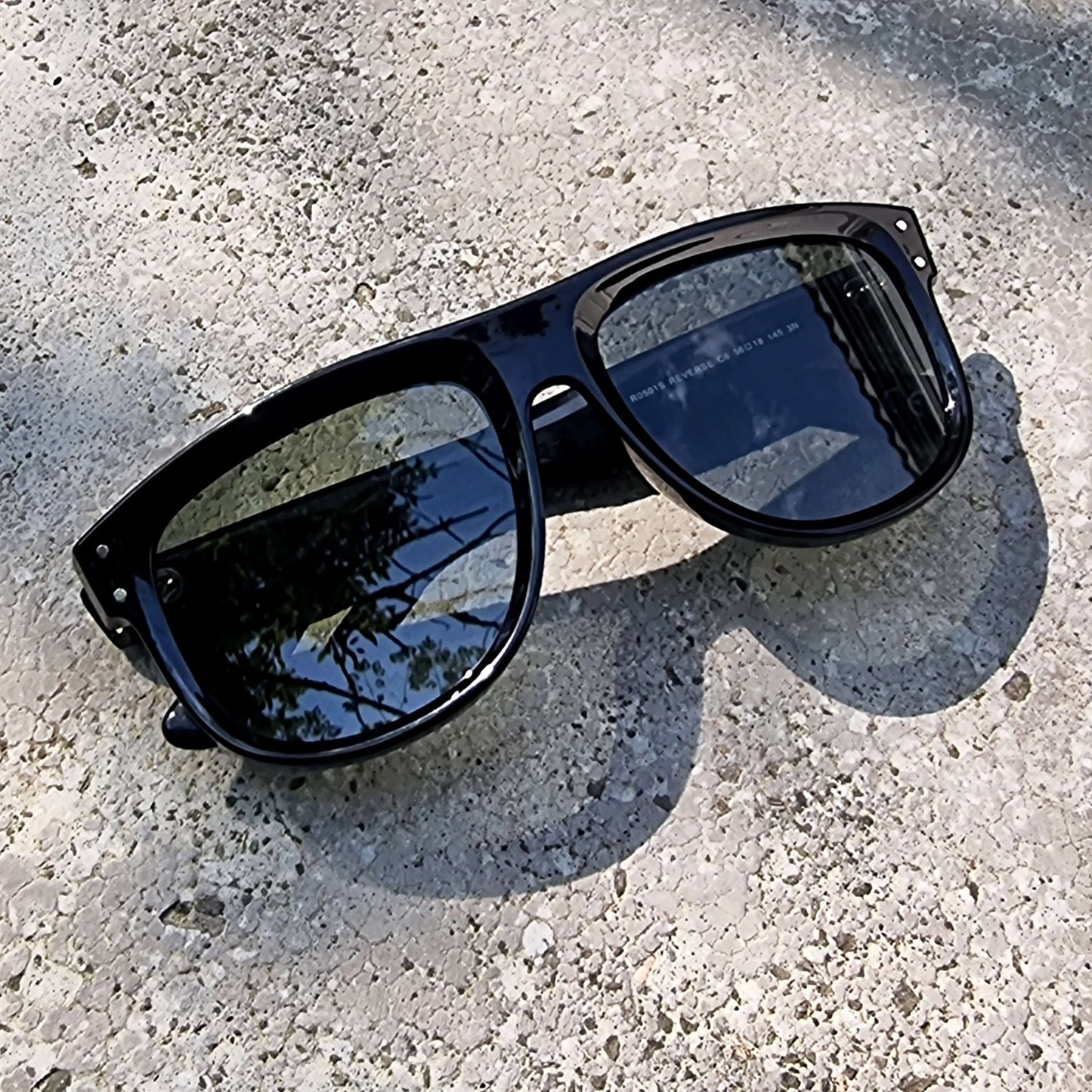 Packshot frontal GirlFriend Reverse lentes polarizados hombre verde militar G15 #color_g15