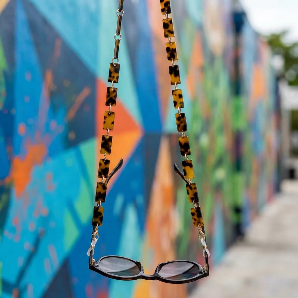 Frente del Strap Acetato Reciclado kit de limpieza lentes con estuche rígido en estampado tortuga carey #color_carey